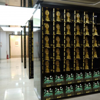 東福院　四ッ谷納骨堂　納骨堂　礼拝室　棚