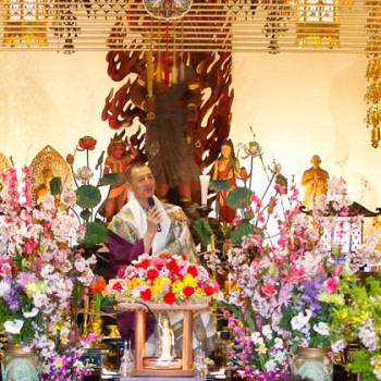 お寺　寺院　福岡徳純院　納骨堂　本堂　お花
